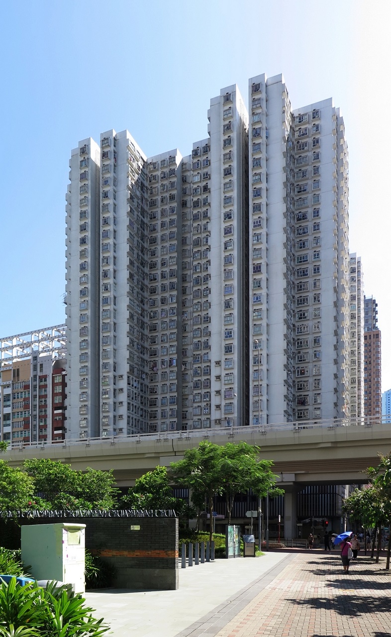 欣景花園3房套減價逾「2球」促成交易 家庭客斥998萬元承接 實呎價約13,634元