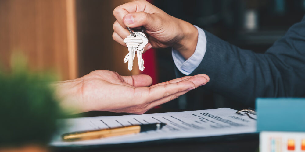 【租樓攻略2023】學生及職場新鮮人注意！租屋及共居新手指南