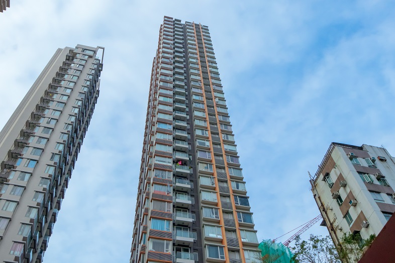 景怡峯邻近港铁站受用家欢迎 首置客睇楼1次即购中层2房  成交价698万元