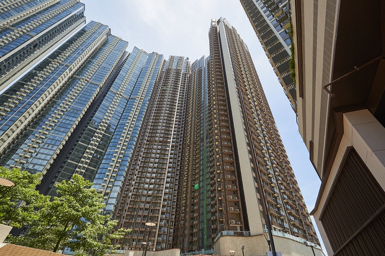 LP10极高层2房户 同区客零议价成交 月租1.85万元