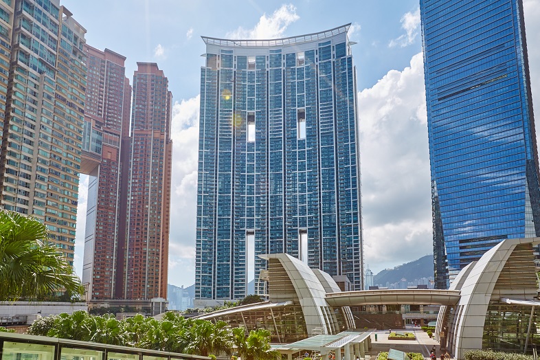 豪宅物業彰顯身份 專業人士鍾情君臨天下海景3房戶 睇樓兩次「不議價」擲6.2萬承租